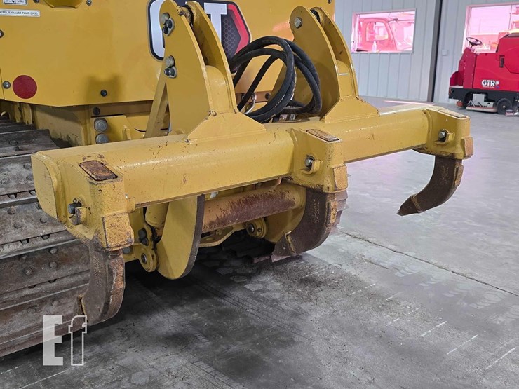 2023-caterpillar-d1-image-24