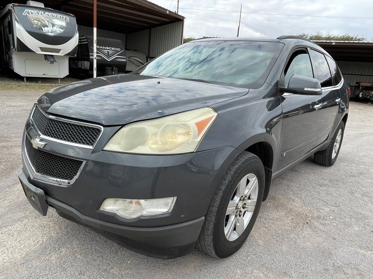 2010-chevrolet-traverse-image-63