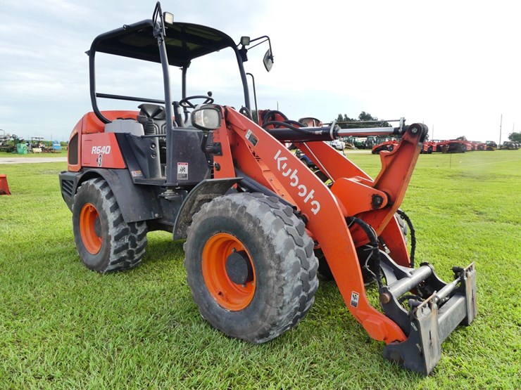 kubota-r640-image-2