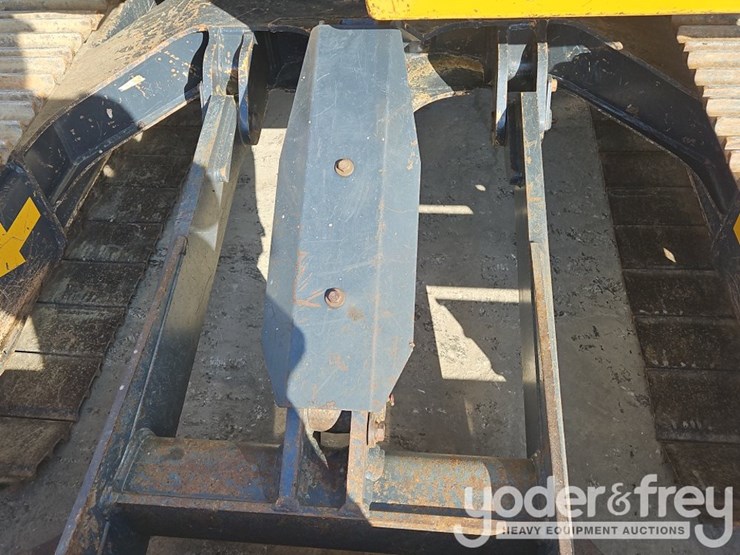2017-deere-75g-image-31