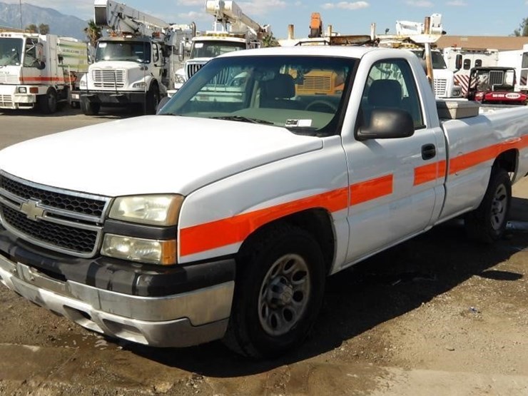 2006-chevrolet-silverado-1500-image-1