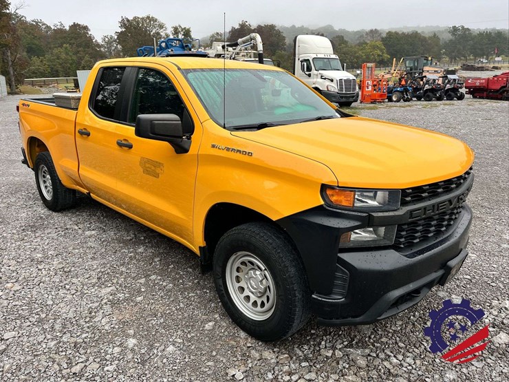 2019-chevrolet-silverado-4wd-pickup-truck-image-30