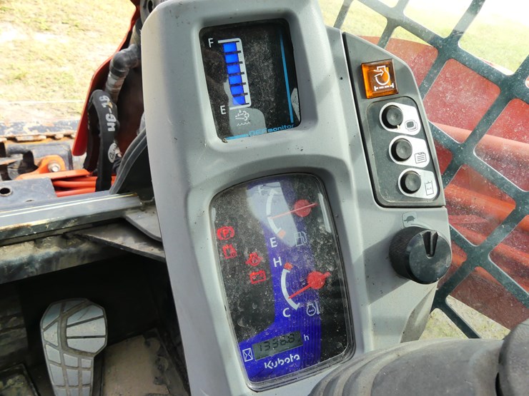 2022-kubota-svl97-2-image-18