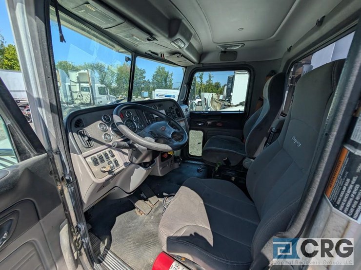 2014-peterbilt-386-image-19