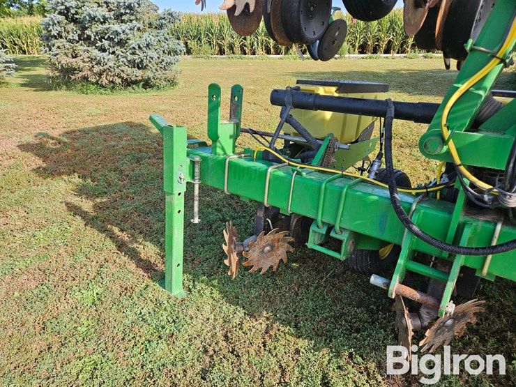 john-deere-1720-image-11