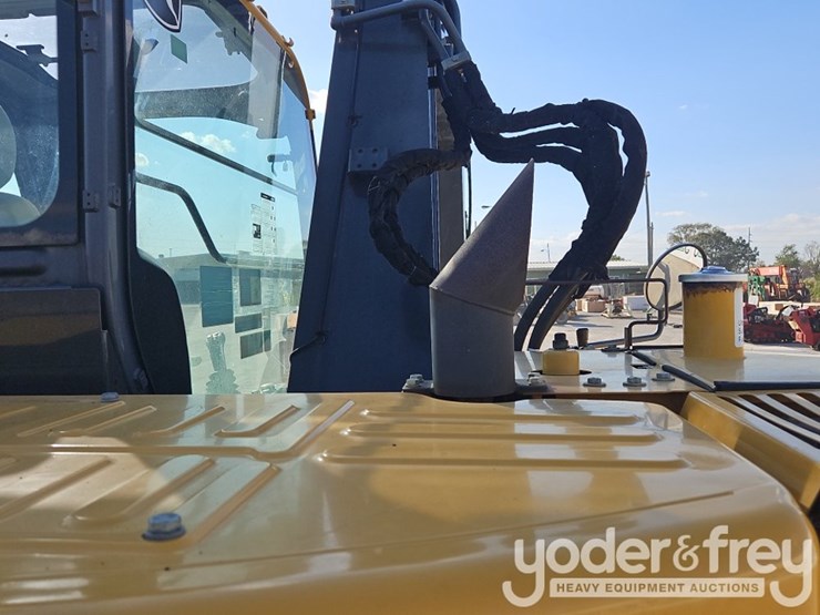2017-deere-75g-image-33