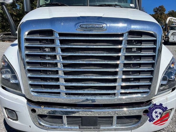 2018-freightliner-cascadia-t/a-truck-tractor-image-29