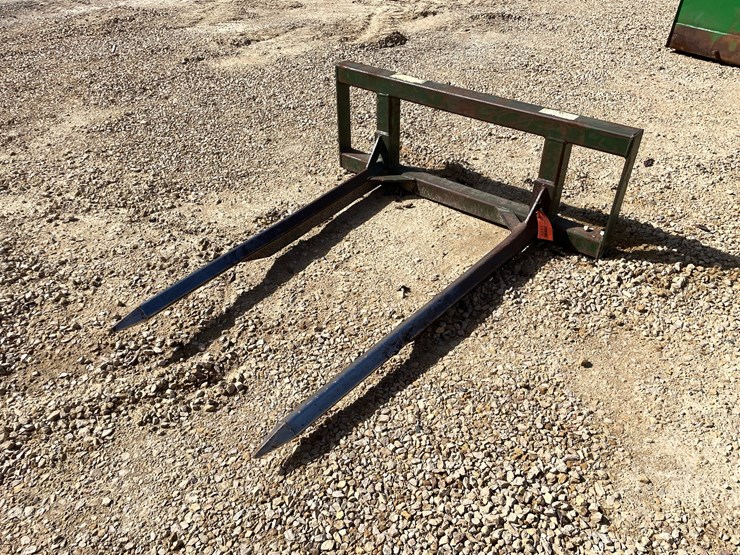 #3011-•-bale-spear-attachment-image-1