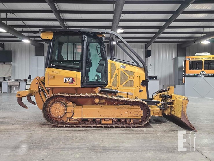 2021-caterpillar-d2-image-6