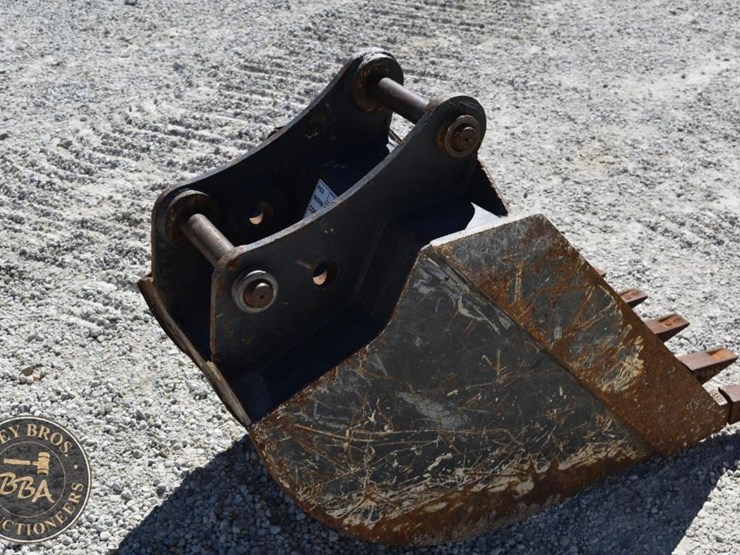 new-holland-b110c-image-5