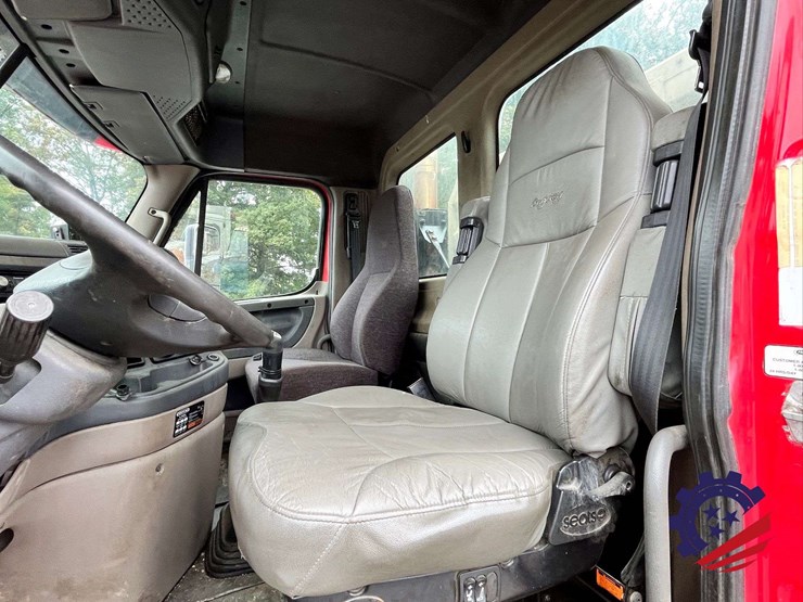 2014-freightliner-cascadia-t/a-truck-tractor-image-63