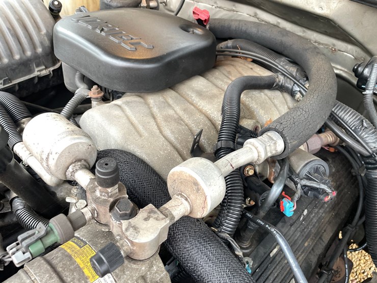 2000-chevrolet-silverado-3500-image-108