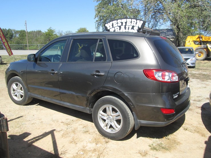 2012-hyundai-santa-fe-image-4