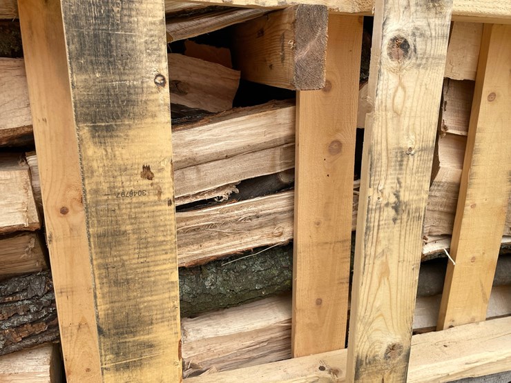 #3053-•-pallet-of-maple-firewood-image-10