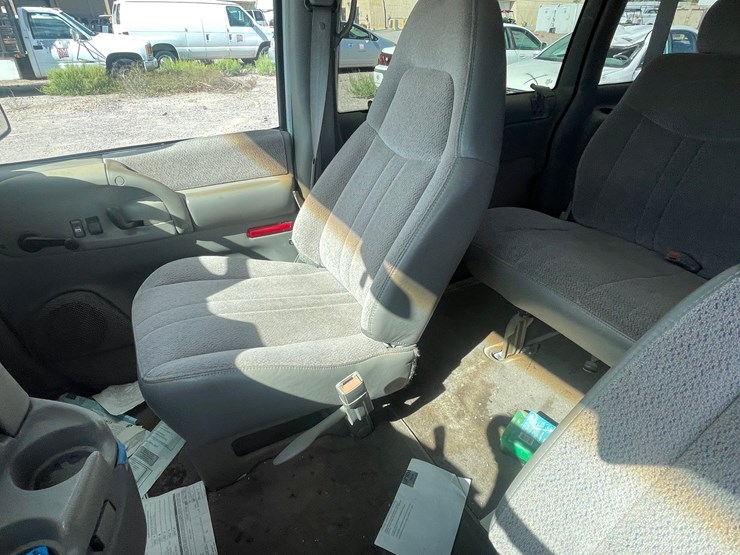 1999-chevrolet-astro-image-21