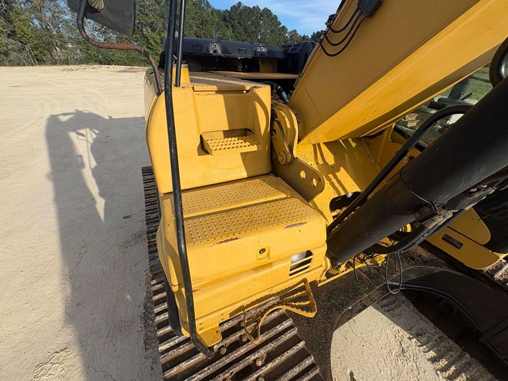 2008-caterpillar-330-image-26