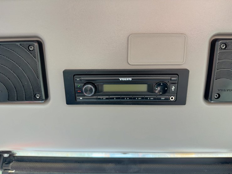 2019-volvo-ecr145el-image-39