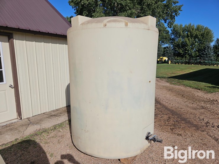 1000-gal-poly-liquid-fertilizer-tank-image-2