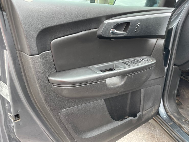 #2768-•-2001-toyota-camry-(title-in-delay)-image-152