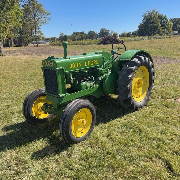 JOHN DEERE B