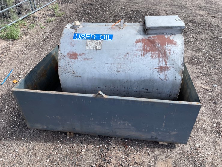 #4664-•-oil-tank-in-containment-bin-image-2