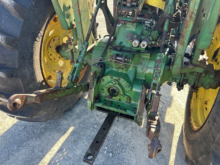 john-deere-2640-image-7