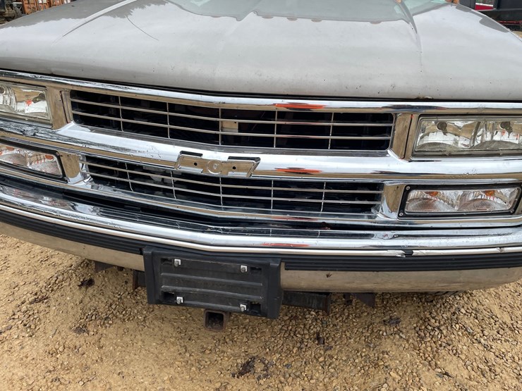 2000-chevrolet-silverado-3500-image-12