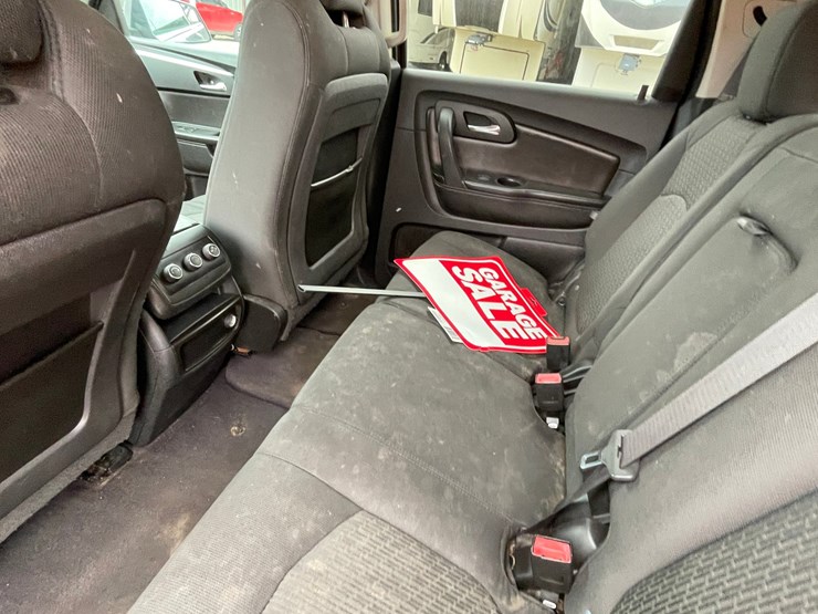 2010-chevrolet-traverse-image-26