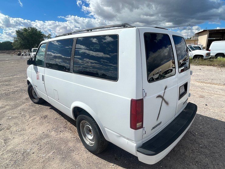 1999-chevrolet-astro-image-6