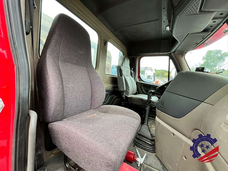 2014-freightliner-cascadia-t/a-truck-tractor-image-56