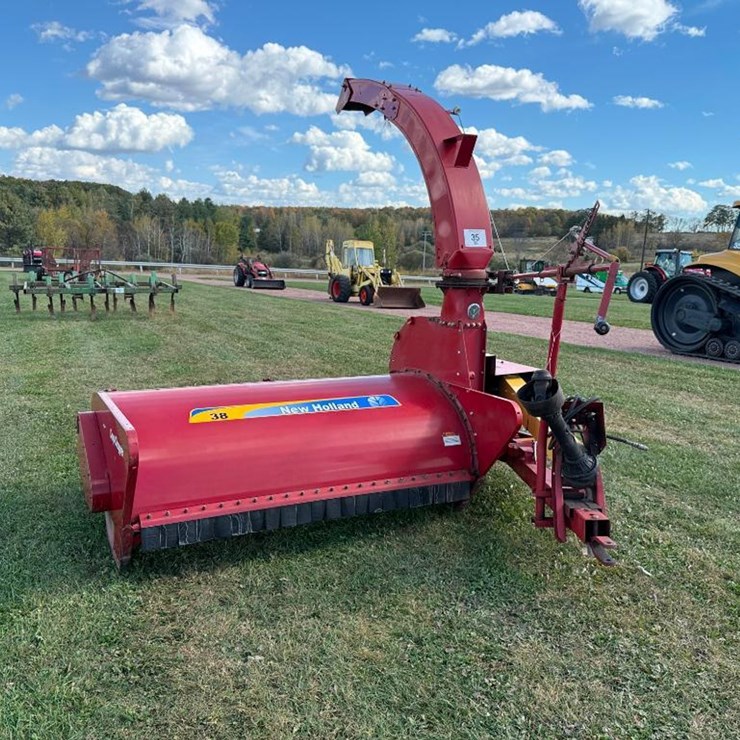 2011 NEW HOLLAND 38