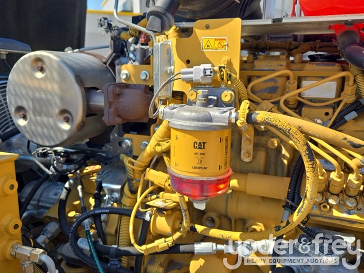 2021-caterpillar-cb34b-image-29
