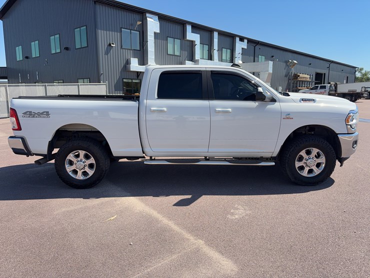 2019-dodge-2500-image-3