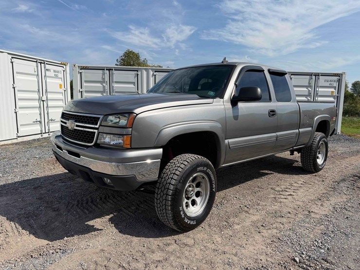 2006-chevrolet silverado-pick-up-image-1