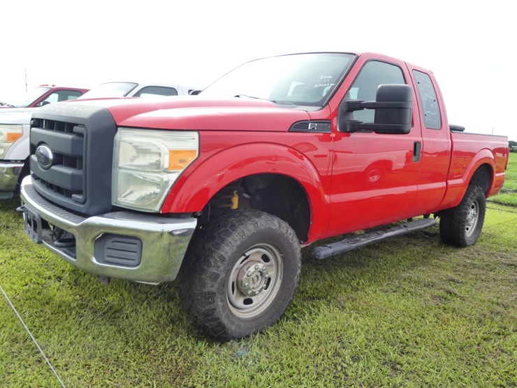 2016-ford-f250-xl-image-2