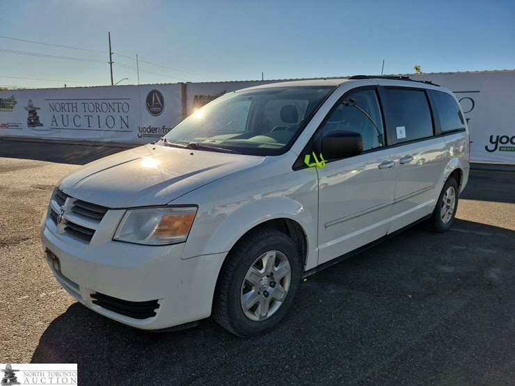 2009-dodge-grand-caravan-se-image-1