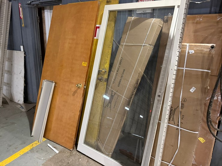 #42113-•-lot-of-miscellaneous-doors-&-shelving-image-4