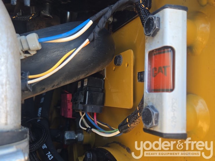 2018-caterpillar-226d-image-41