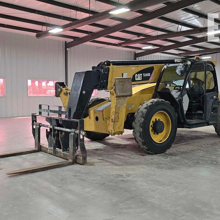 2018 CATERPILLAR TL943D