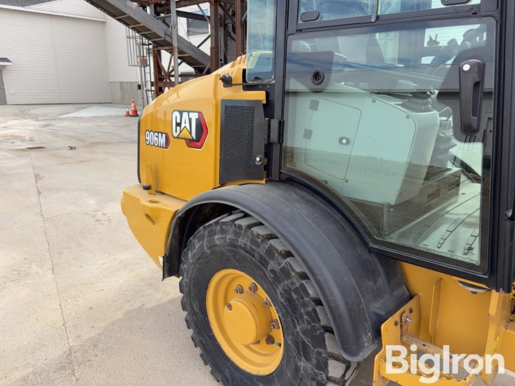 2017-caterpillar-906m-image-20