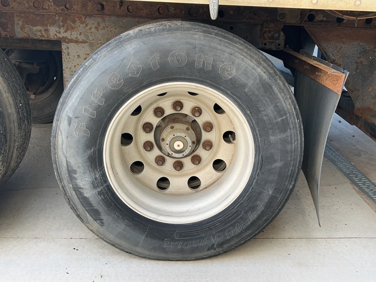 2000-utility-van-image-16
