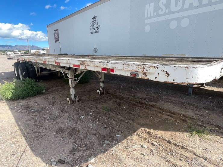 #2770-•-1966-hobbs-flatbed-trailer-(has-nm-title)(offsite-at-nmsu)-image-1