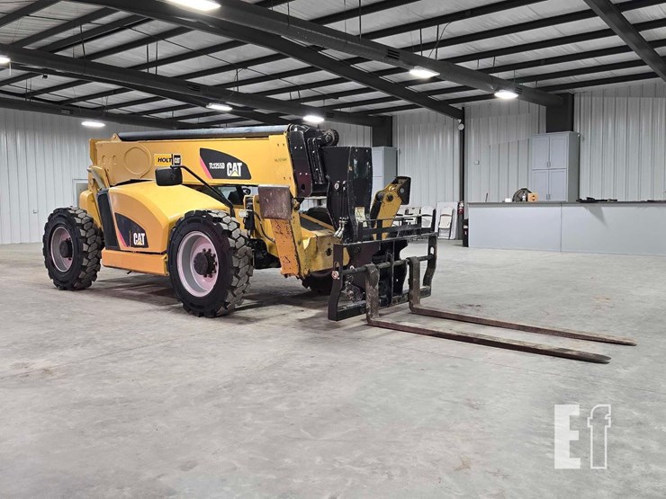 2018-caterpillar-tl1255d-image-2