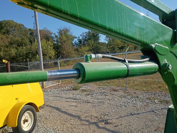 2023-john-deere-540m-image-19