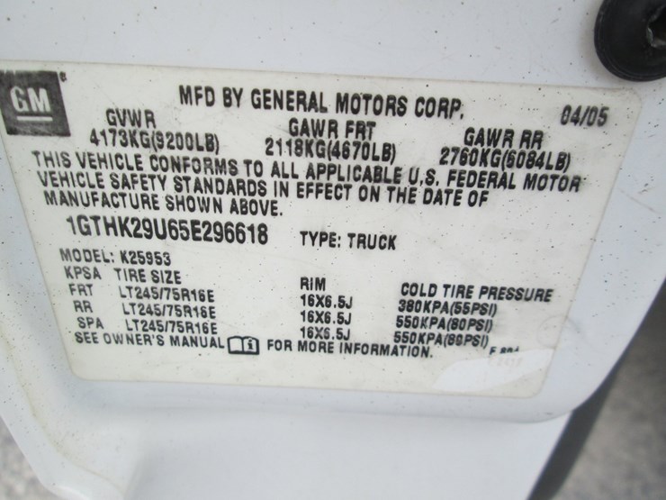 2005-gmc-2500hd-image-33