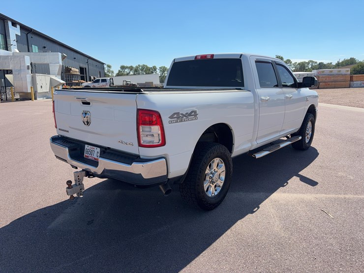 2019-dodge-2500-image-4
