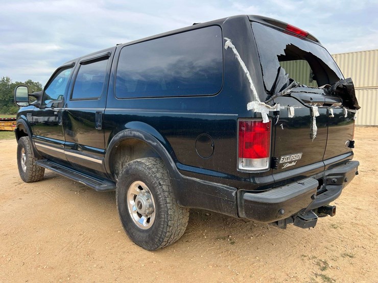 2004-ford-excursion-limited-image-2