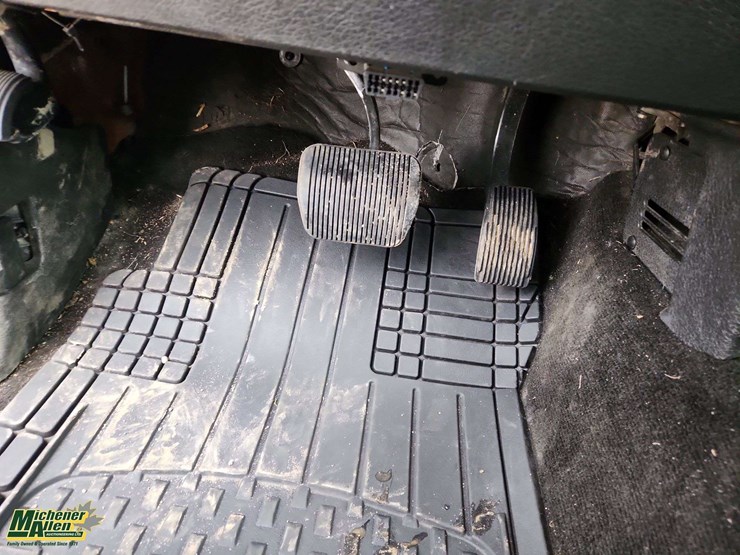 2011-ford-f150-image-23