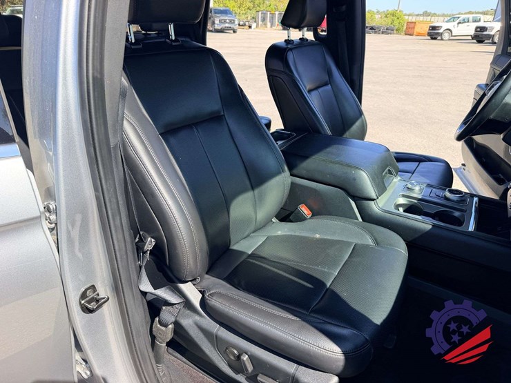 2021-ford-expedition-xlt-image-53