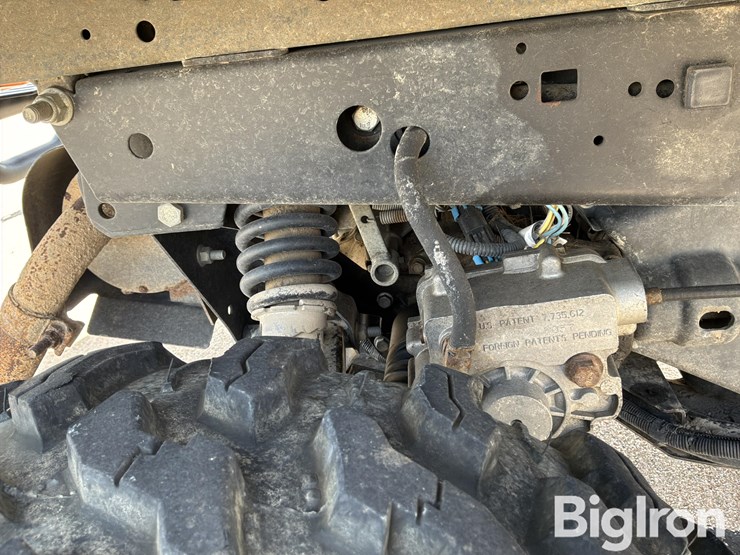 2016-john-deere-gator-image-18